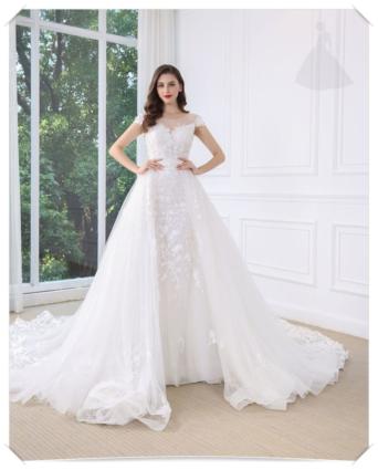 Suknia ślubna koronkowa model liniaA
