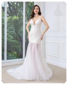 Suknia ślubna koronkowa model rybka